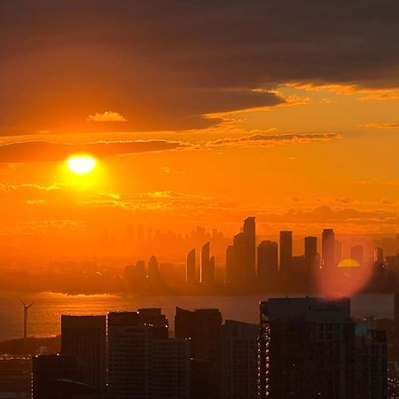 Presidential Suite Heart Of Downtown With Stunning View Торонто Экстерьер фото