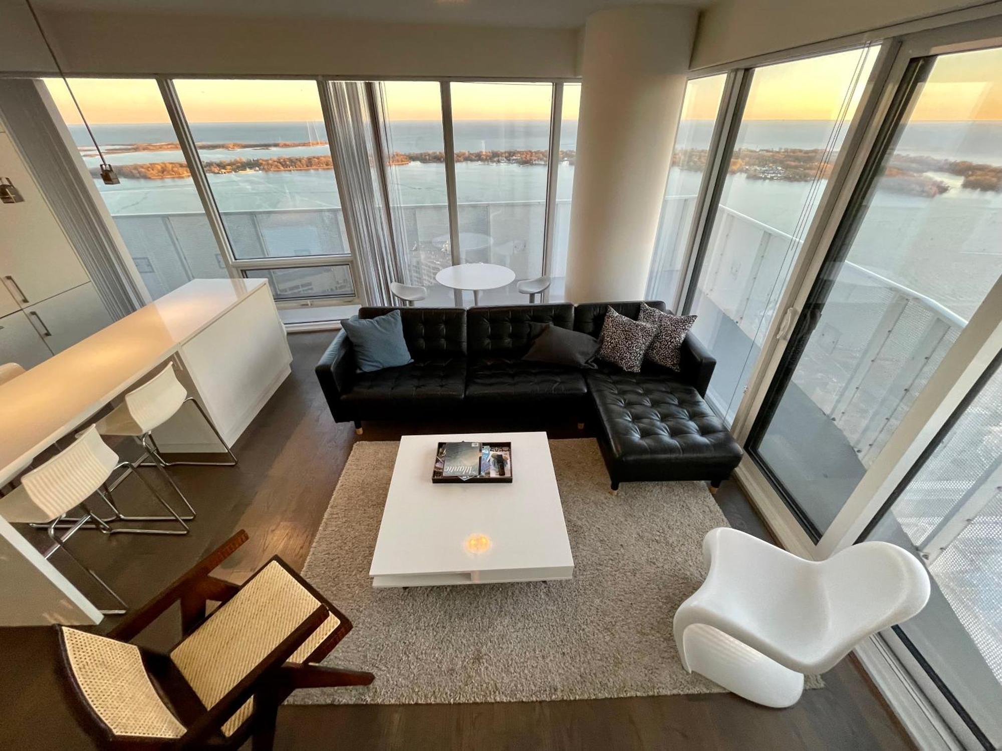 Presidential Suite Heart Of Downtown With Stunning View Торонто Экстерьер фото