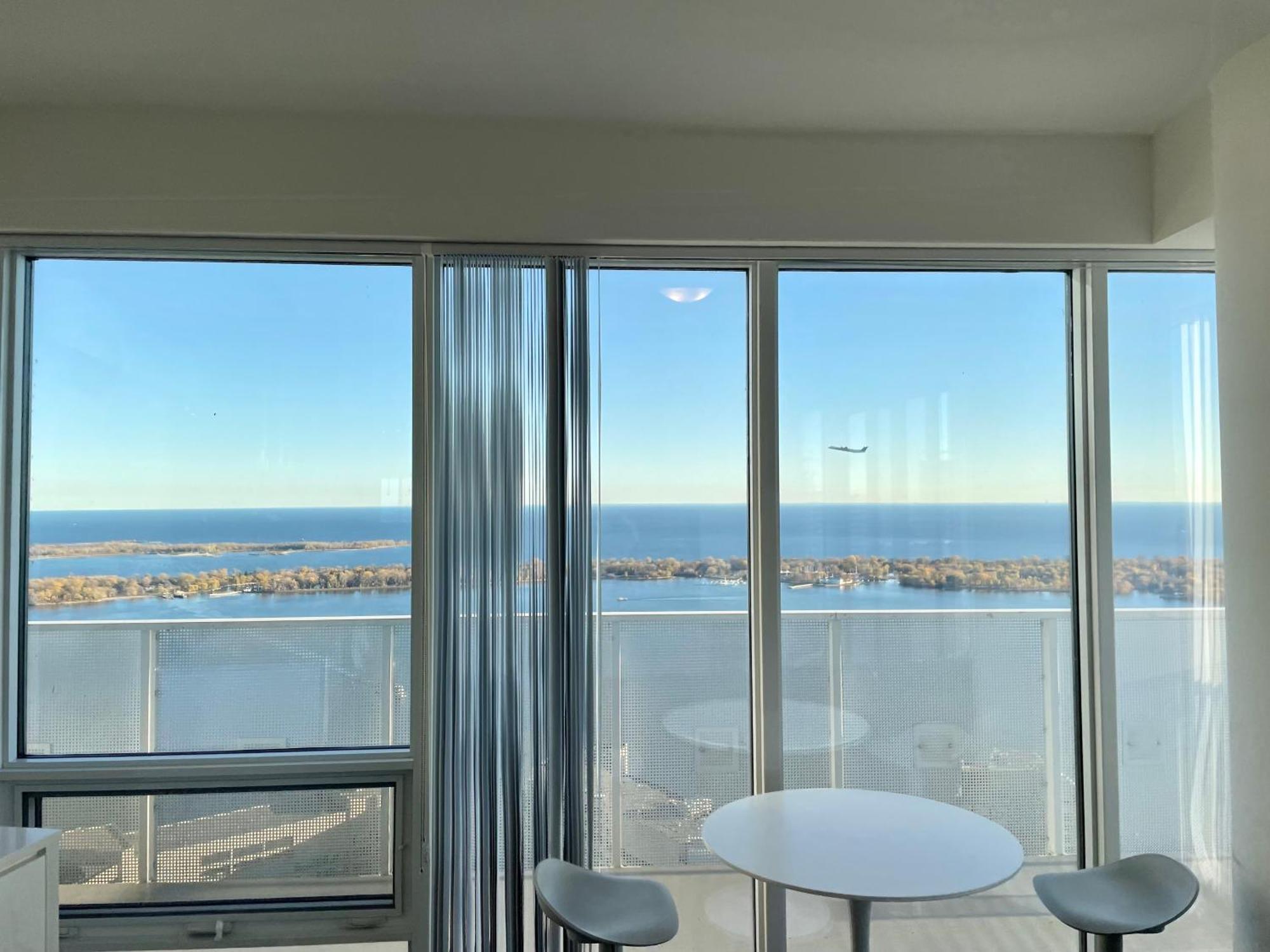Presidential Suite Heart Of Downtown With Stunning View Торонто Экстерьер фото