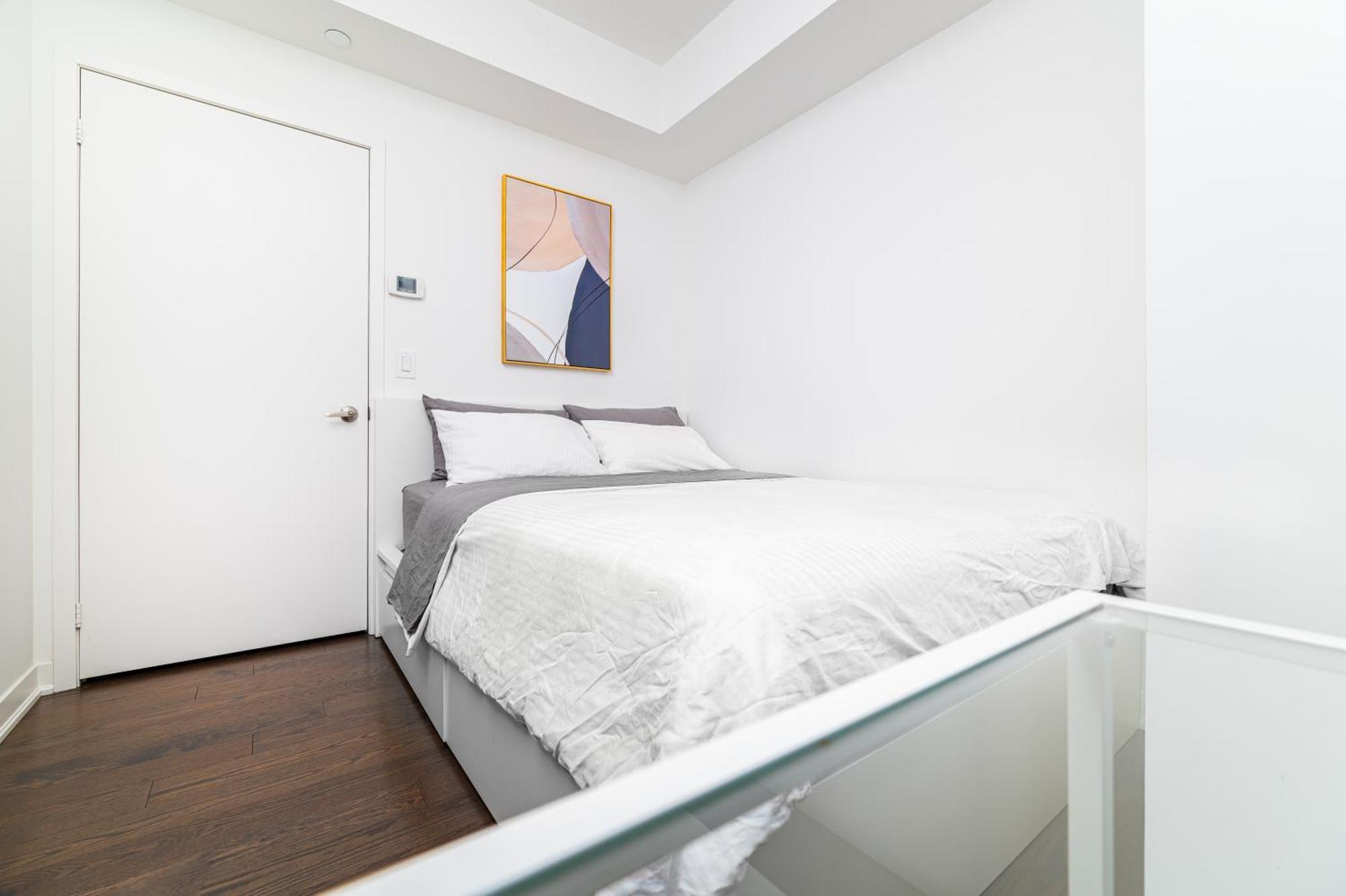Presidential Suite Heart Of Downtown With Stunning View Торонто Экстерьер фото