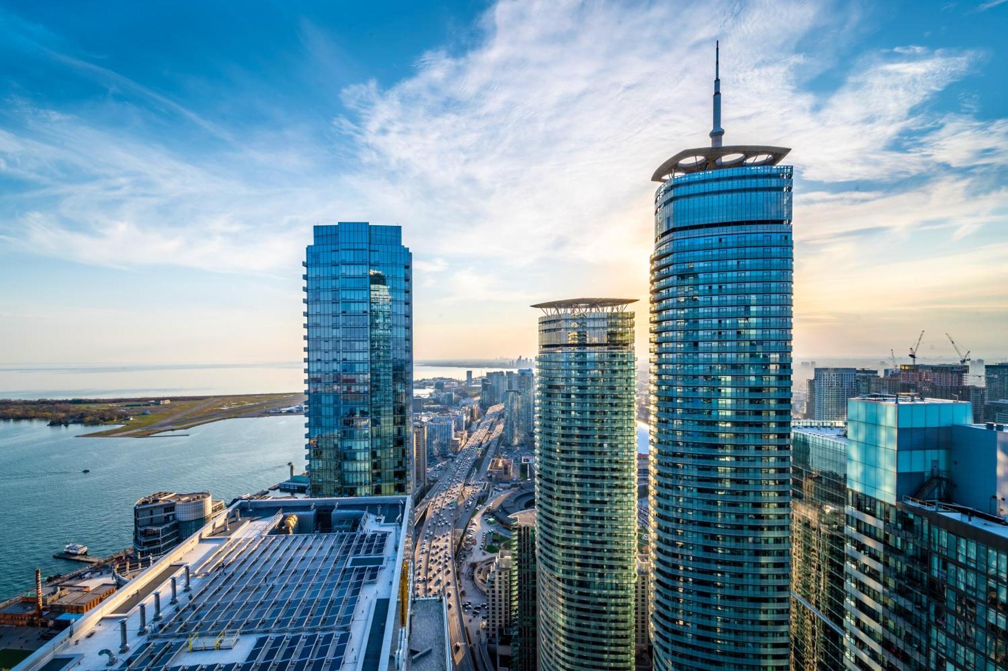 Presidential Suite Heart Of Downtown With Stunning View Торонто Экстерьер фото